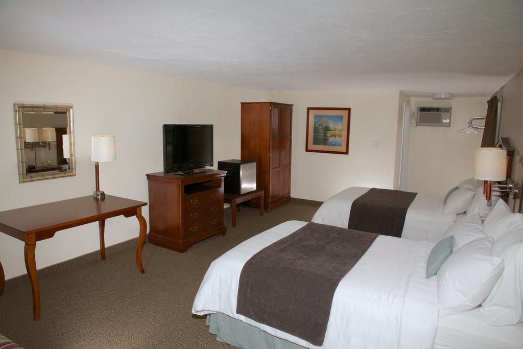 Holiday Hill Inn & Suites Dennisport Eksteriør billede