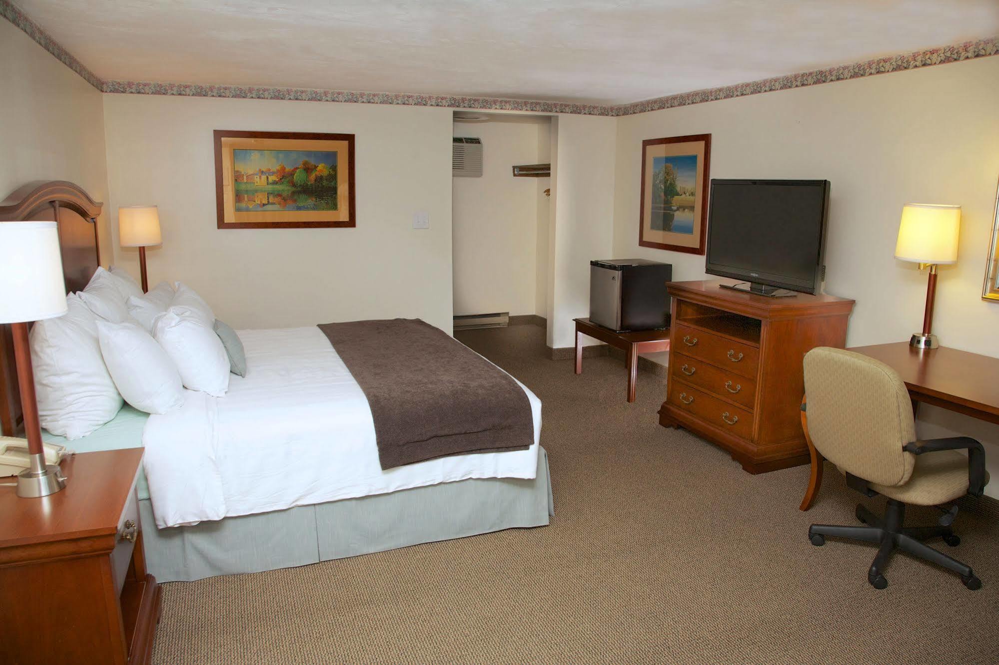 Holiday Hill Inn & Suites Dennisport Eksteriør billede